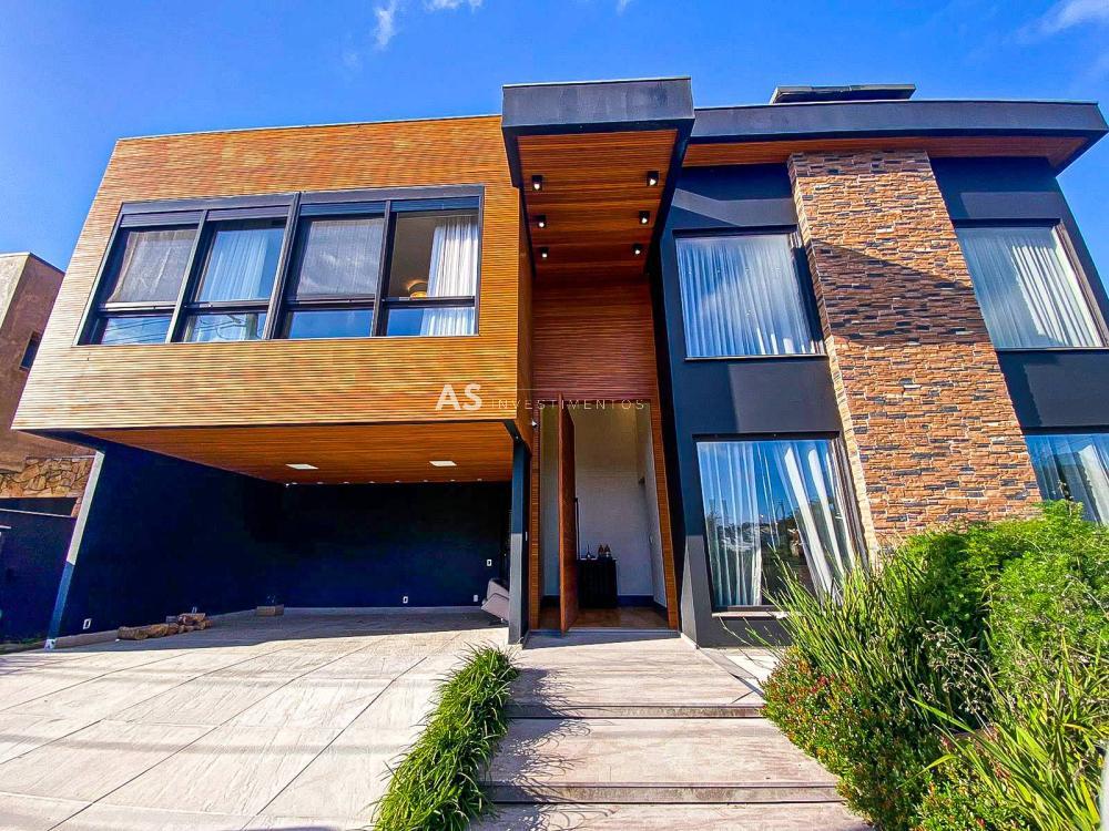 Refúgio de Luxo com 5 suítes, Terraço Envidraçado e Vista Deslumbrante - Residência mobiliada e decorada por arquiteto renomado